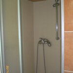 Photo of triple room with shower, WC