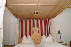 gemütliches Doppelbett