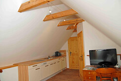 Küchenzeile und Schreibtisch