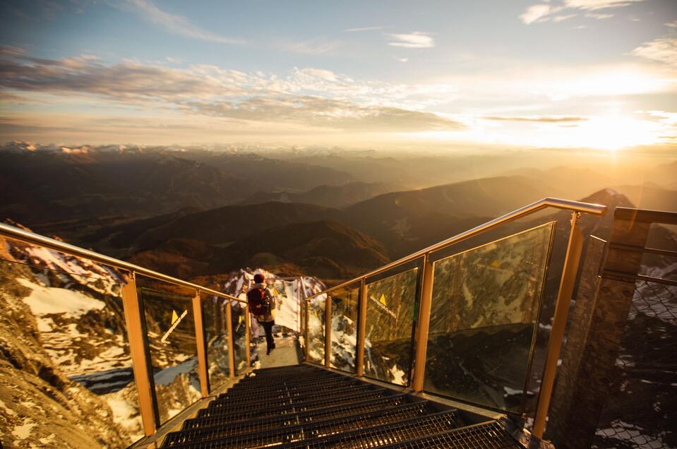 Magischer Sonnenuntergang am Dachstein