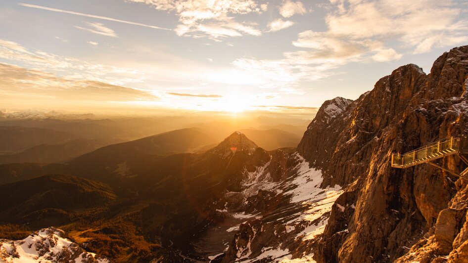 Magischer Sonnenuntergang am Dachstein