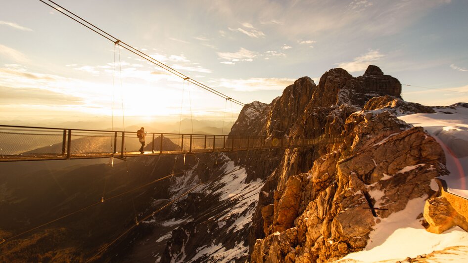 Magischer Sonnenuntergang am Dachstein