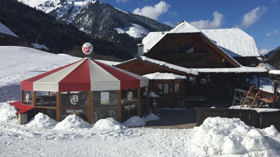 Après Ski in der Schirmbar | © Base Camp