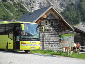 Der Planai-Wanderbus bei der Ursprungalm | © Planai