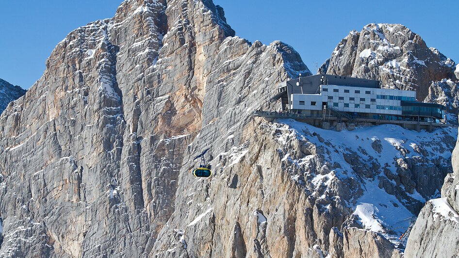 Bergstation Dachstein mit Gipfel | © Johannes Absenger