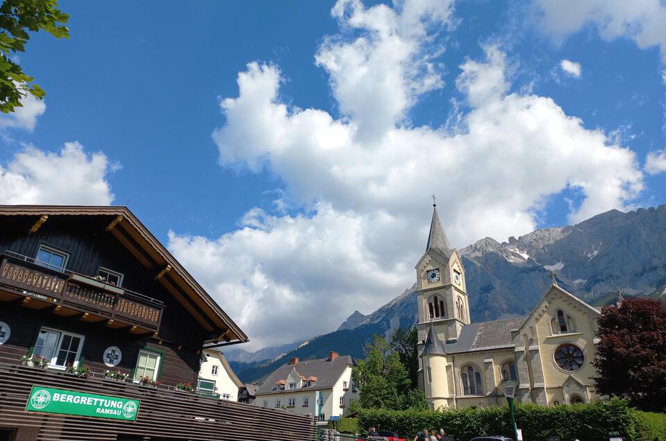 Drehort - Die Bergretter Zentrale - Impression #1 | © TVB Schladming-Dachstein
