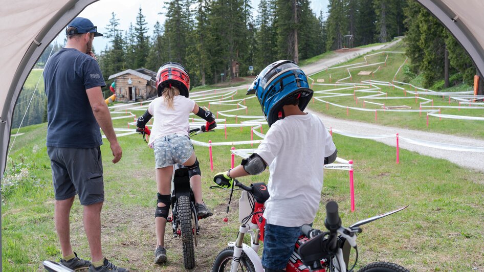 Auf der E-Trail-Strecke  gibt es Strecken in verschiedenen Schwierigkeitsstufen