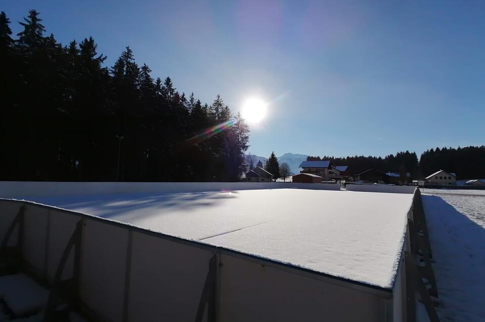 Ganzjährige Eissportanlage/Eislaufplatz - Impression #1 | © Häuserl im Wald