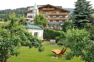 Hotel Herrschaftstaverne - Hausfoto Sommer | © Hotel Herrschaftstaverne