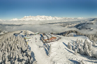 Das herrliche Panorama auf der Hochwurzen bietet einen atemberaubenden Ausblick. | © Bence Bankuty