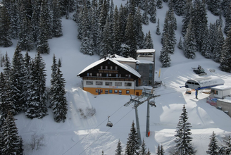 Berghof Riesneralm - direkt bei der Mittelstation | © Riesneralm