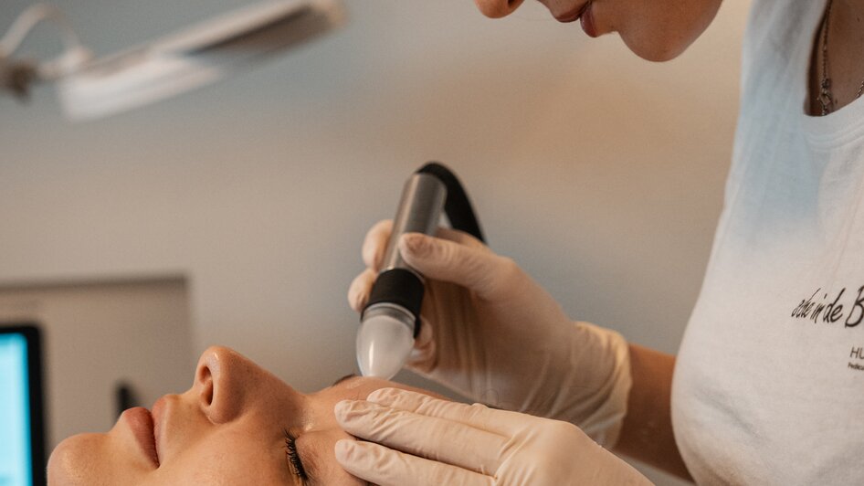 Hufschmiede - Cosmetic Institute | Parfumerie  - Impression #2.5