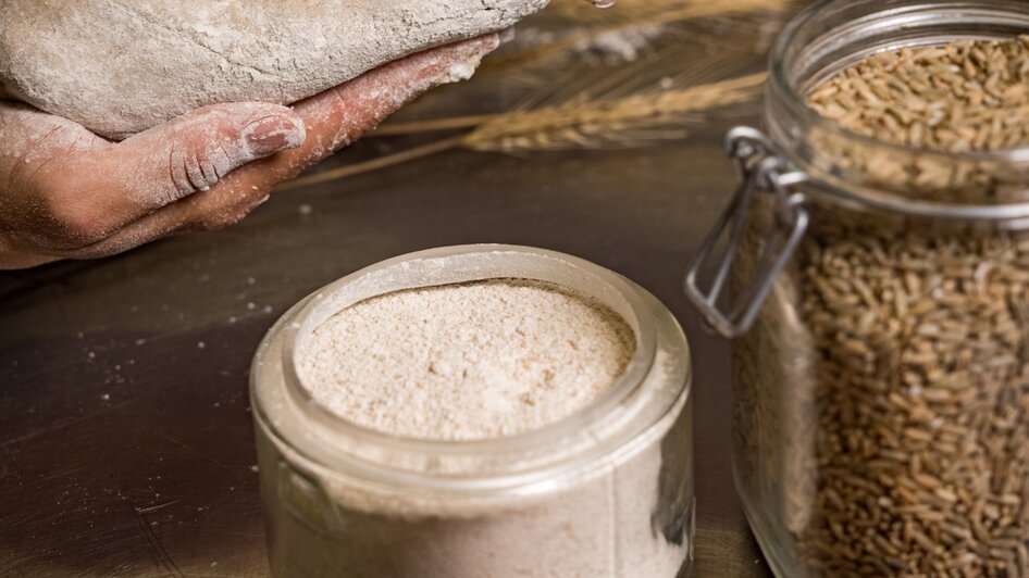 Herstellung Roggenbrot, Landgut Putterer