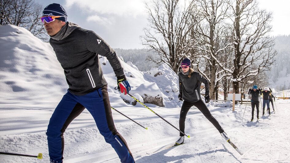 Skating auf der Loipe. | © Langlaufschule Annelies