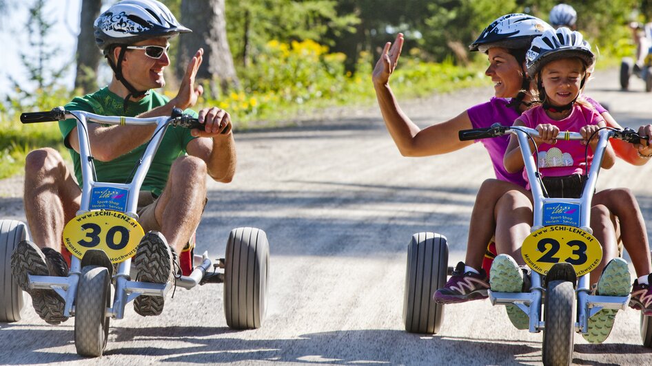 Unsere 7 Kilometer lange Go-Kart-Bahn bietet Spaß und Freude für Jedermann. | © Tom Lamm