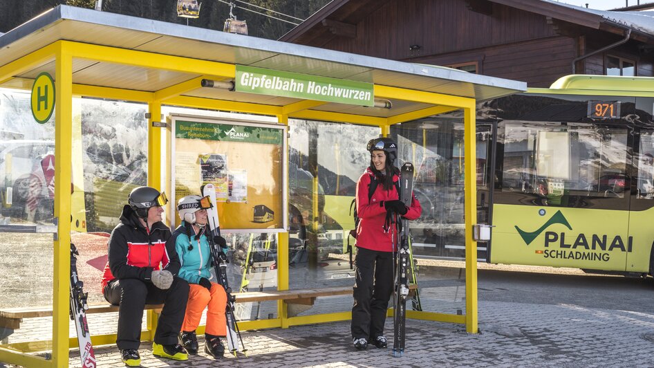 Skibus zur Gipfelbahn Hochwurzen