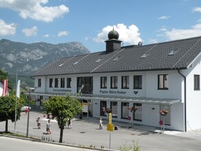 Rathaus mit Tourismusbüro und Papierfachgeschäft | © Marktgemeinde Haus