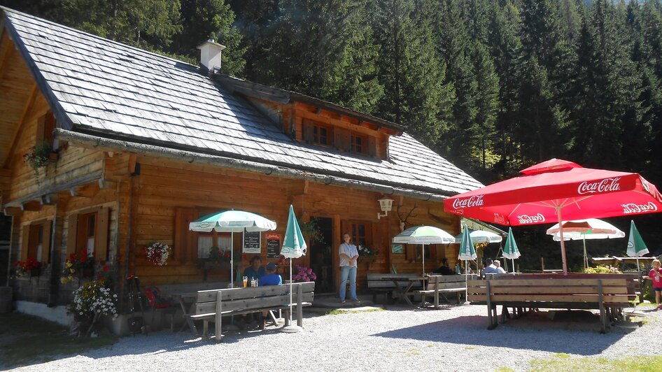 Stangl Alm - Eingang mit Terrasse | © Stangl Alm